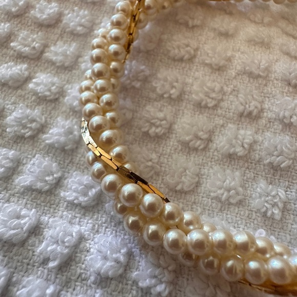 Vintage Faux Pearl and Gold Bracelet Tiny Stands of Beads - Picture 3 of 3